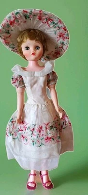 Muñeca Candy 22" Muñeca Vintage con Vestido y Sombrero Bordado Blanco Rosa Transparente Hecho en Casa Foto 1 de 4