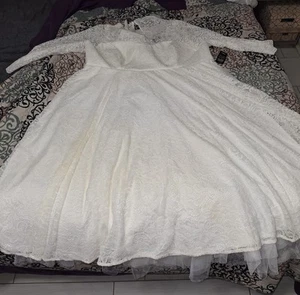 Wedding Gown, Ivory, Torrid 24W, Garment bag included, Brand New With Tags. - Picture 1 of 7