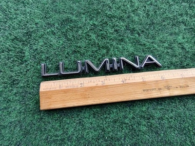 95 96 97 98 99 00 01 CHEVROLET LUMINA EMBLEMA TRASERO INSIGNIA SÍMBOLO OEM 5S2 Foto 1 de 4