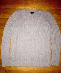 ! GAP Cable Knit V-Neck Sweater Gray Angora Blend Medium Womens - Picture 1 of 1