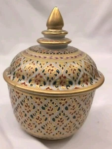 Tazón y tapa de porcelana Thai Benjarong pintado a mano esmalte dorado bellamente detallado - Imagen 1 de 8