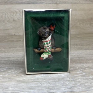 Hallmark Weihnachtsschmuck Waschbär überrascht Vintage Qx479-3 neu mit Box - Bild 1 von 6
