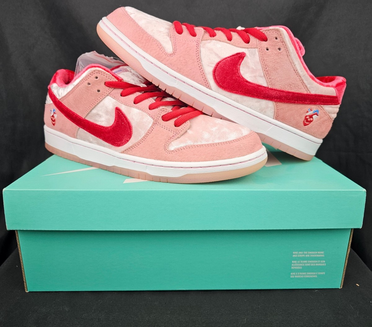 Nike Dunk Low SB x StrangeLove Valentines Day | eBay Nike Dunk Low SB x StrangeLove Valentines Day | eBay
