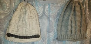 2 Stretch Cable Knit Beanie Caps Cream With Leather Accent, Gray Thick Soft - Bild 1 von 6