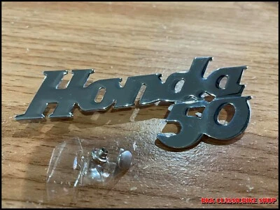 C100 CA100 C102 CA102 C50 Emblema Protector Pierna CUBIERTA DELANTERA Protector Piernas NUEVO Foto 1 de 4