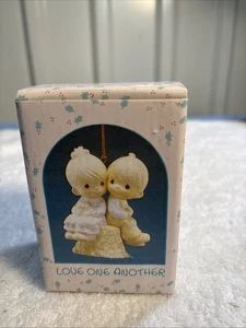 1989 Precious Moments "Love One Another" Ornament #522929 - Picture 1 of 5