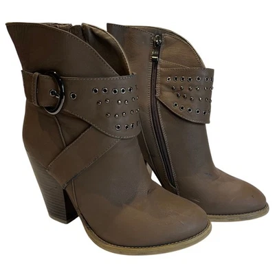 Bota Reneeze Talla 7 Imitación Cuero Tacón - Forrada Foto 1 de 4