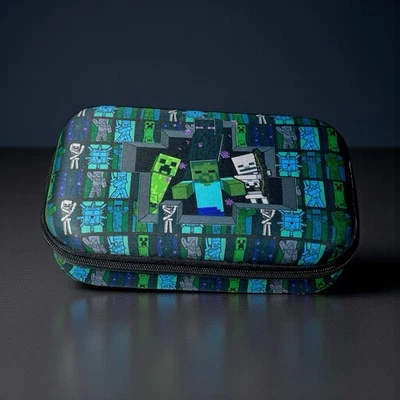 Estuche para lápices con cremallera de tela moldeada Minecraft 8"x5" verde/azul Foto 1 de 4