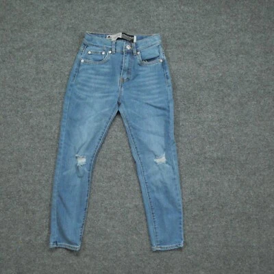 Vintage Levis Silver Tab jeans Girls 7 Pants Light Wash Tapered Mini Mom Y2K - Image 1 of 4