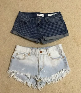 2 BULLHEAD DENIM JR WOMENS BLUE W/DOTS & LIGHT BLUE SHORT SHORTS SIZE 1 & 3 GC! - Picture 1 of 2