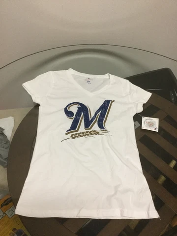 NWT Milwaukee Brewers White MLB Genuine Merchandise T-Shirt Women’s Small New Cover