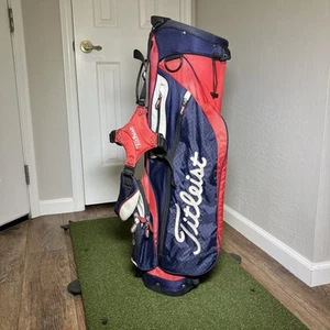 Titleist TB1 SX6 Lightweight Black Golf Carry Bag rot weiß blau, Beine entfernt - Bild 1 von 12