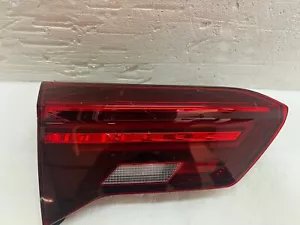 STOP FANALE FANALINO POSTERIORE PORTELLONE INT DX VW T-ROC 2018 BUCATO ROTTO - Foto 1 di 2