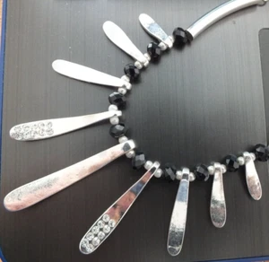 'Silver' feather design Necklace with Black & pearl beads Diamante accent - Picture 1 of 5
