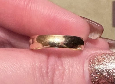 14k Yellow Gold 4mm Band Size 6 - Image 1 of 4