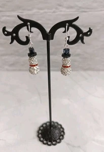 Weihnachten Schneemann Strass Ohrringe baumelnd/Tropfen 3 cm silberfarbene Drähte - Bild 1 von 2