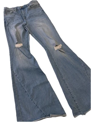 Pantalones de mezclilla acampanados Altar’d State Bellbottom para mujer lavado claro talla 29/9 Y2K desgastados Foto 1 de 4