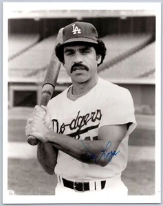 Vintage Davey Lopes Signed Los Angeles Dodgers Baseball Photo - Picture 1 of 2