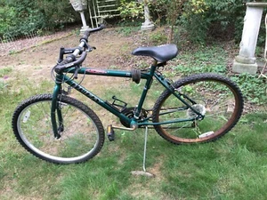 Vintage Huffy Thunder Ridge Mountain Bike Boys 6 speed  - Picture 1 of 9