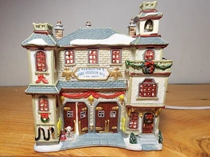 2002 LEMAX Enchanted Forest "PLYMOUTH FIRE STATION No.2" #25657 ~MINT~ - Picture 1 of 12