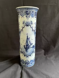 Grands vases anciens DUTCH DELFT avec scène navale typiquement néerlandaise. Bas marqué - Photo 1 sur 8