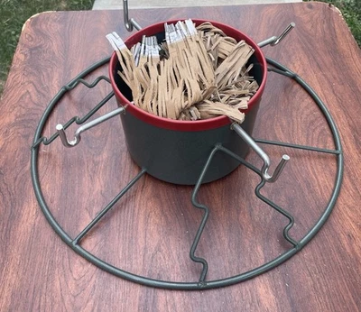 YARD BUTLER CHRISTMAS TREE STAND - Image 1 of 4