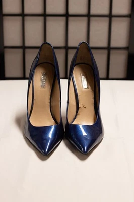 Tacones Guess de charol azul para mujer 9M Foto 1 de 4
