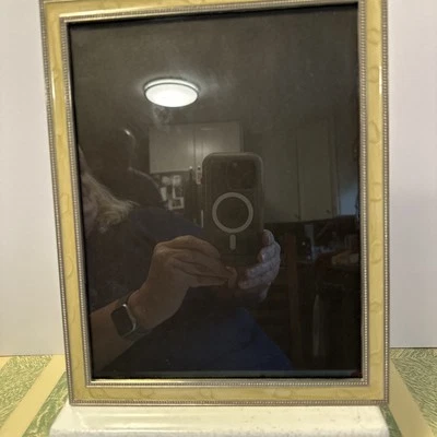 Borde de esmalte plateado y amarillo con cuentas en marco de 8x10 moderno elegante clásico (BSS) Foto 1 de 4