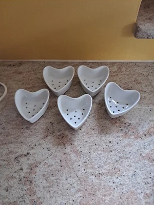 Couer A Creme  Heart Shape White Porcelain Moulds 8cm X 7cm - Image 1 of 4