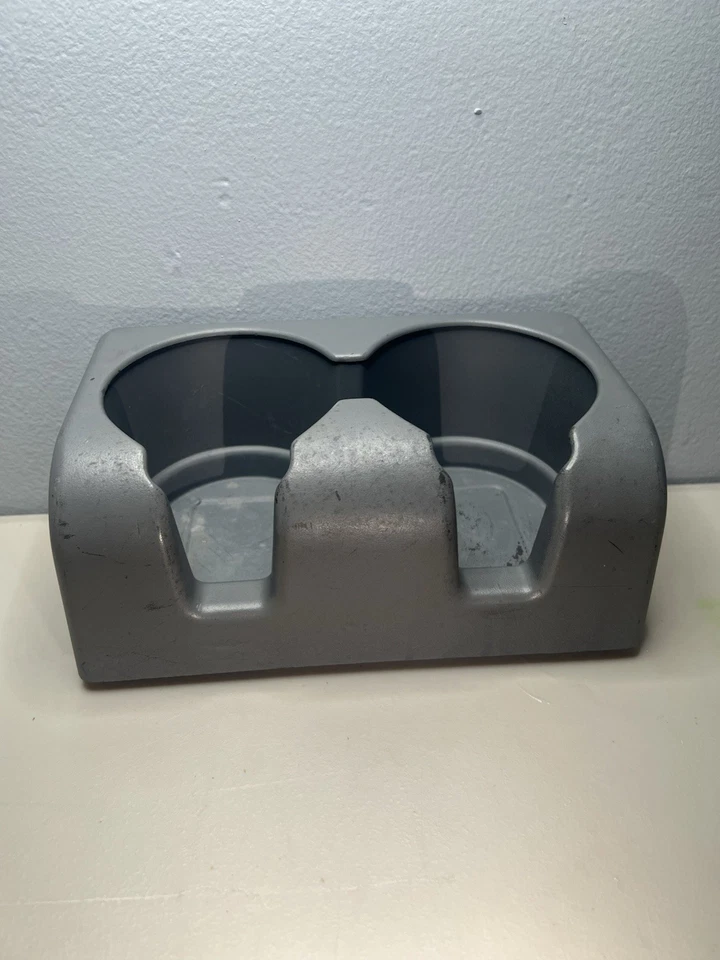 04-12 CHEVY COLORADO GMC CANYON FRONT REAR SEAT CUP HOLDER DRINK GRAY 2004-2012 - Image 1 of 4
