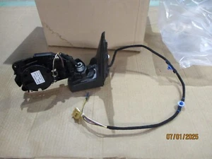 NEW OE PORSCHE CAYENNE LEFT WING MIRROR BASE 9557312290401C LEFT HAND DRIVE ONLY - Picture 1 of 3