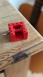 Vintage LEGO bb0067 Red String Reel Winch 4x4x2 w Metal Handle Red Drum Crane - Picture 1 of 2