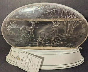Vintage Hallmark Weihnachtslicht & Glitzer X-mas Winter Hirsch Schneekugel, 9,5 Fuß x 7,5 Fuß - Bild 1 von 4