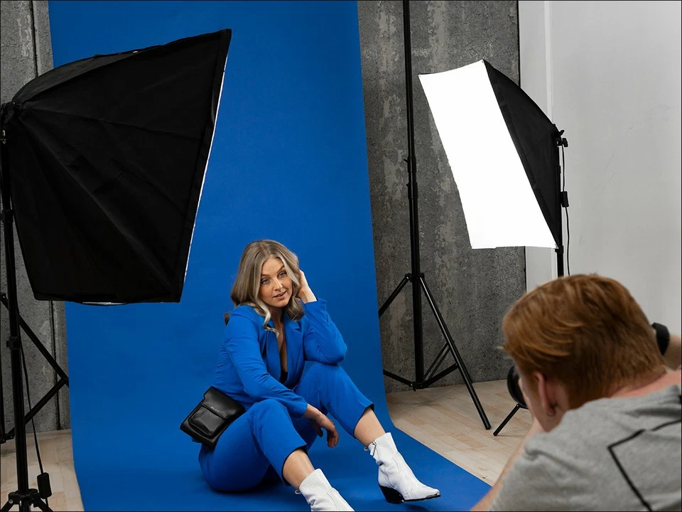 20"x28" Easy Setup Softbox 7' Stand Kit  of 2 ,  Led Bulbs  Photo/Video/Social - Image 1 of 4