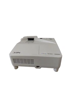 Projecteur NEC UM301W HDMI 3D USB ultra courte focale 225 heures de lampe - Photo 1/8