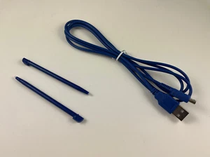 USA neue Stylus Stifte & USB Ladekabel Combo für Nintendo 2DS BLAU - Bild 1 von 5