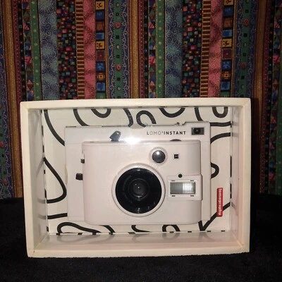 NIB Lomography Lomo’Instant Camera White Edition - Image 1 of 4