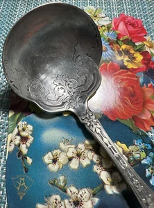 ANTIQUE ROGERS AA ALHAMBRA ENGRAVED GRAVY LADLE/DIPPER c 1907 ENCHANTING! - Picture 1 of 9