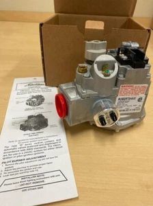 RAYPAK / ROBERTSHAW Gas Valve - 007666F , 7000DERHHC - Picture 1 of 4