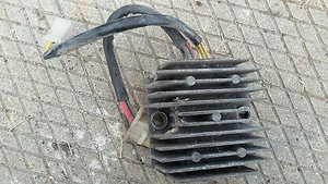 1978 Honda CB 400 CB400 Voltage Regulator Rectifier - Picture 1 of 2