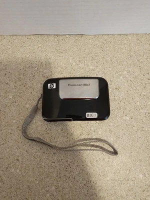 HP PhotoSmart R847 8.0 MP Digital Camera - Black Untested No Battary For Parts - Image 1 of 4