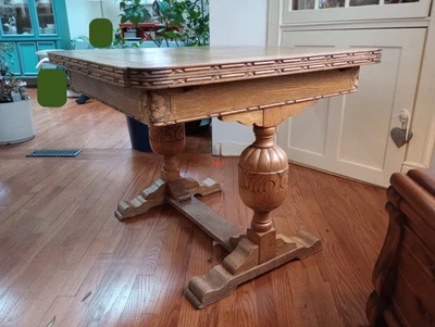 Antiguo juego de mesa de 4 sillas con base ornamentada caballete roble tigre corte cuarto hoja Foto 1 de 4