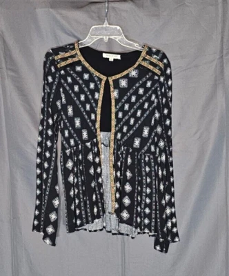 Muñeca Living - Top cárdigan abierto negro con ribete dorado y rojo - Talla grande Foto 1 de 2