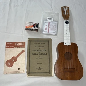 raro ukulele soprano KAY anni 50-60 vintage USA con accordatore Snark corde extra altro - Foto 1 di 16