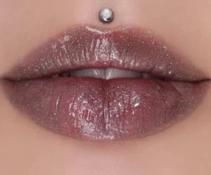 Jeffree Star Cosmetics The Lip Gloss Six Feet Under Glitter Glossy Shimmer New - Picture 1 of 8