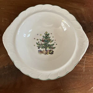 Nikko Happy Holidays Christmas Tree Round 11" Vintage Serving Bowl - Japan - Picture 1 of 5