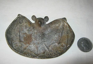 ANTIQUE 1897 USA CAST IRON DEMOREST BICYCLE BASEBALL BAT ART TRAY MLB PLAQUE B&H - Picture 1 of 7