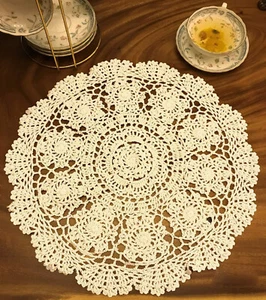20" Vintage Hand Crochet Lace Doily Round Table Topper Flower Tablecloth Wedding - Picture 1 of 8