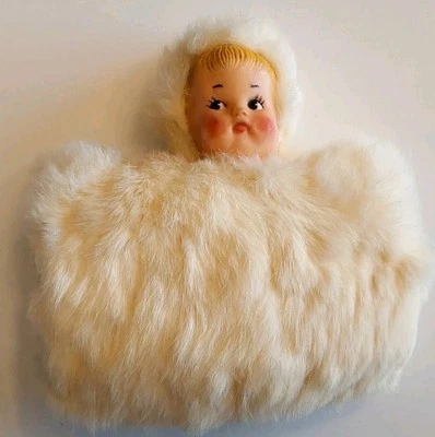 复古 ~ 1950 年代 Childs Hand Warmer/Hand Muff 象牙皮毛 带模塑塑料娃娃头 — 第 1/4 张图片