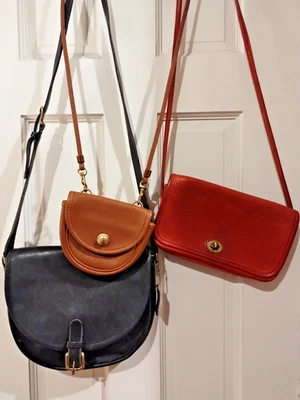 Lot Of 3 Vintage Coach Leather Purses, Shoulder Bag, Crossbody, Navy, Red, Tan - Image 1 of 4